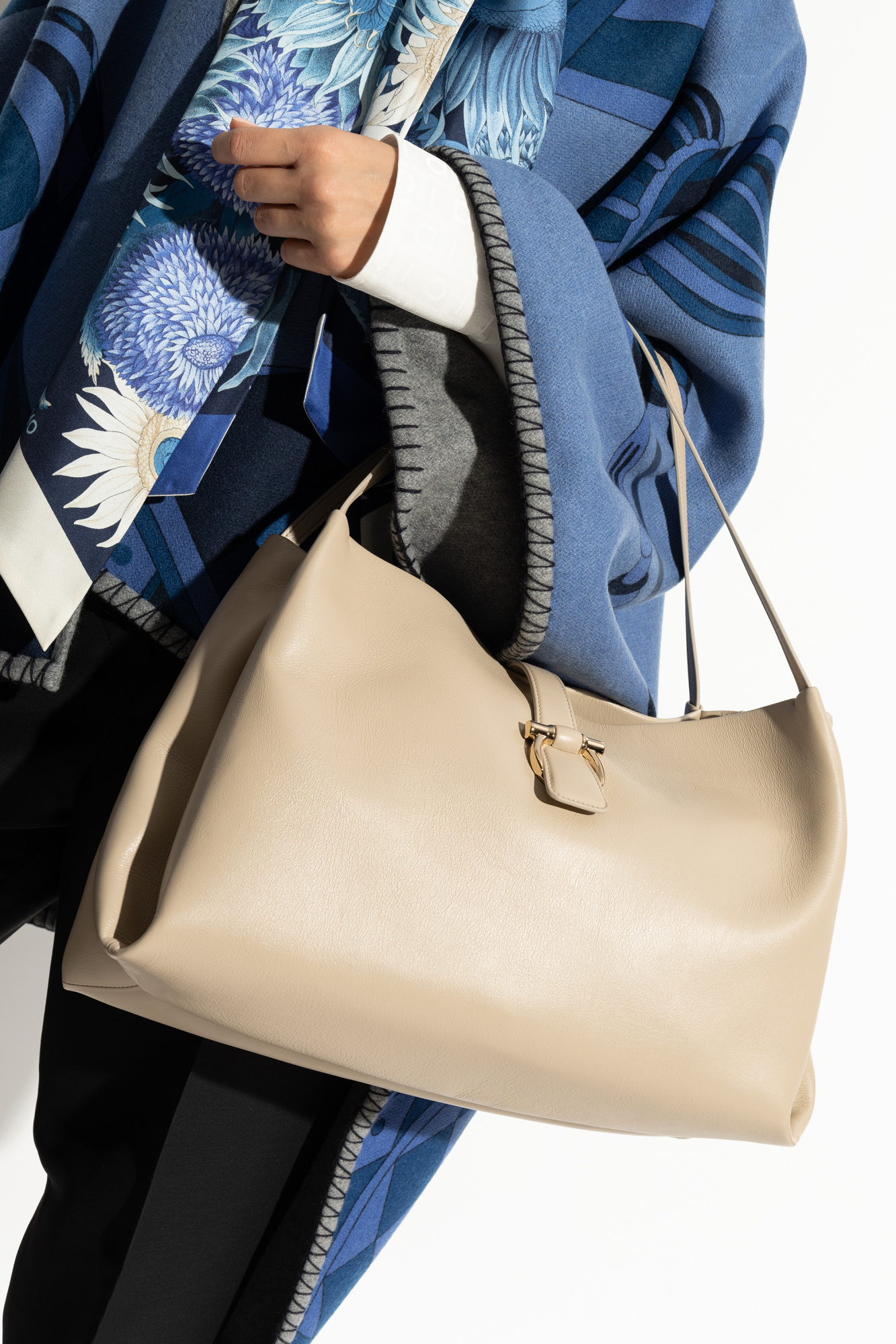 トートバッグ Ferragamo Shopper Ferragamo Gancio Leather Tote Bag | Neiman Marcus